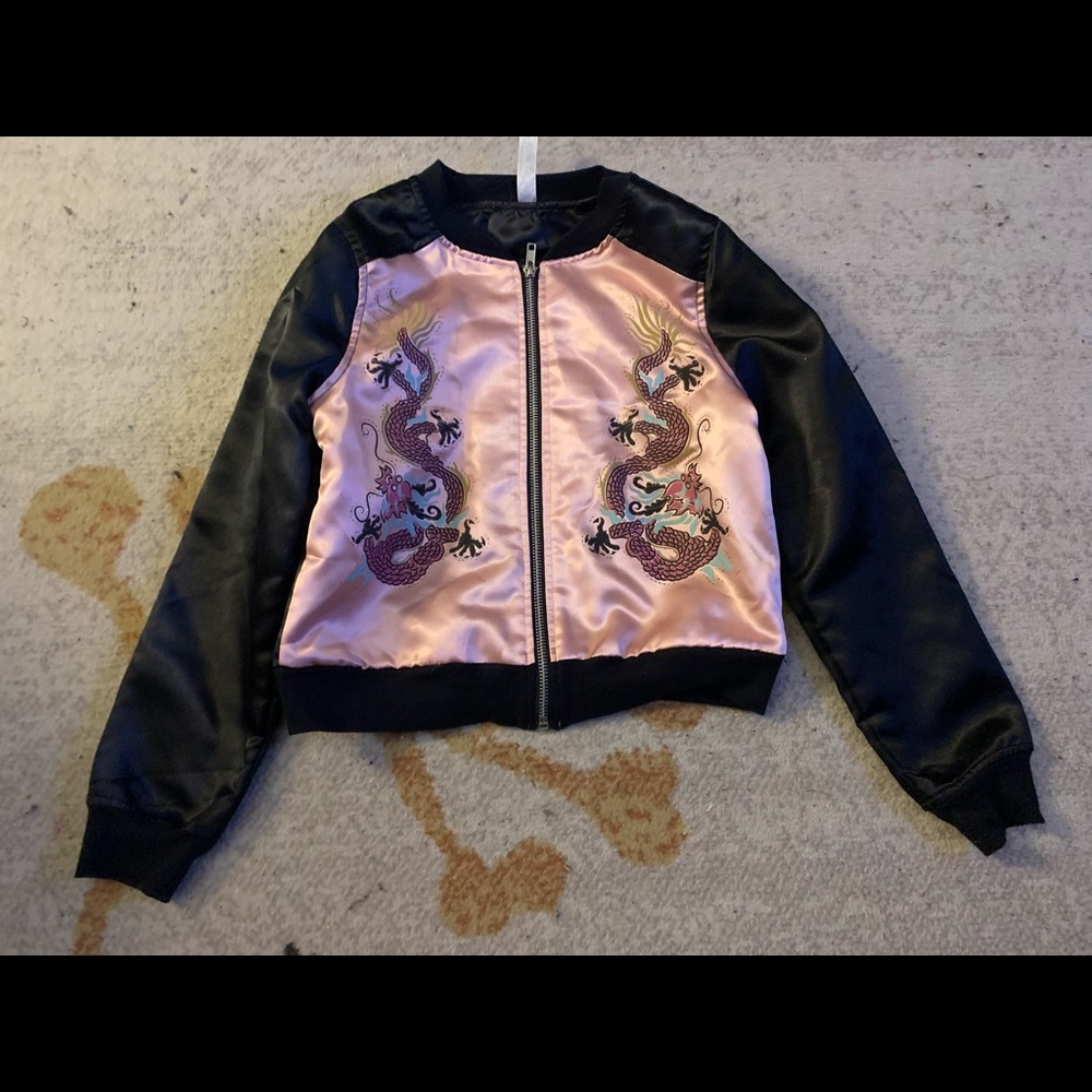 Girls Beautiful zip up light weight Asian style satin book jacket size medium